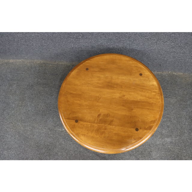 Late 20th Century Ethan Allen Queen Anne Maple Oval Drop-Leaf Accent Table For Sale - Image 5 of 11