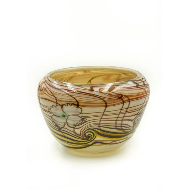 Beautiful Daniel elder art glass vase "Trellis Trifloral" 1981. One of the best examples we have seen of noted glass...