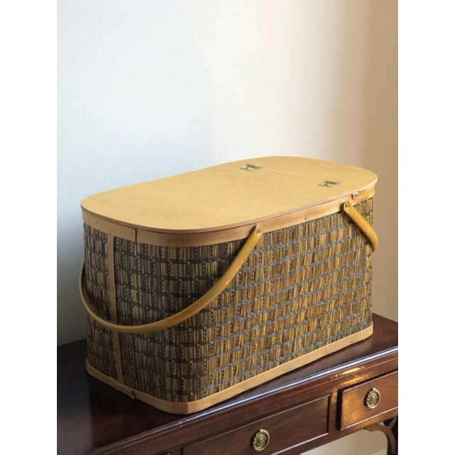 Mid-Century Modern 1960s Mid-Century Modern Raffia Picnic Basket For Sale - Image 3 of 13