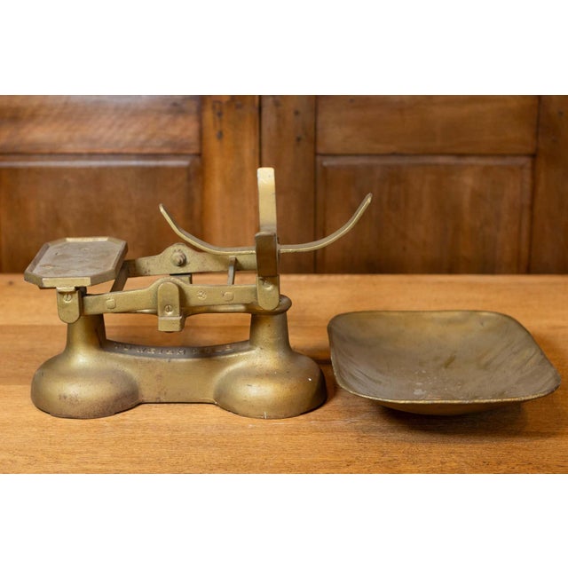 Metal English Brass Scale with Deep Weighing Pan from the 20th Century For Sale - Image 7 of 9