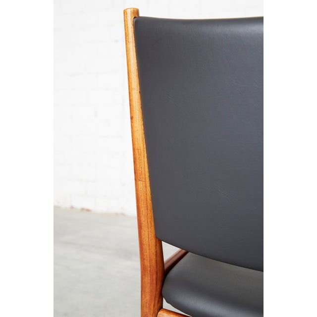 JH-513 Armchair by Hans J. Wegner for Johannes Hansen, 1960s For Sale - Image 16 of 18