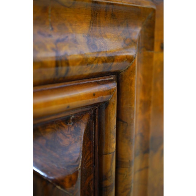 Antique Italian 18th Century Burl Wood 2 Door 2 Drawer Credenza Cabinet For Sale - Image 16 of 18