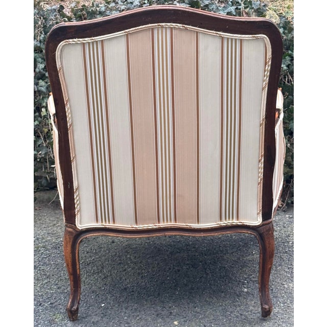 Peach Early 20th Century Coordinating Pair of French Bergere Chairs - Made in Italy For Sale - Image 8 of 12