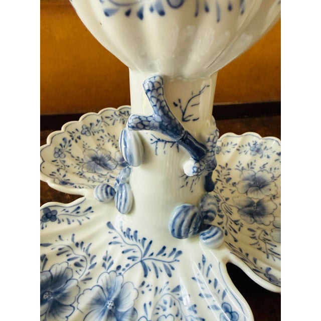Blue Vintage Maitland-Smith Blue and White Porcelain Pickle Stand Sweetmeat Dish – Bonnin & Morris Style – Seashell Coral Motif For Sale - Image 8 of 10