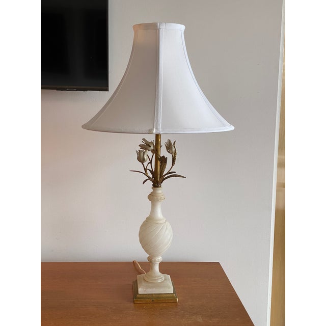 Hollywood Regency Pair of Vintage 1950's Hollywood Regency Alabaster Table Lamps For Sale - Image 3 of 12