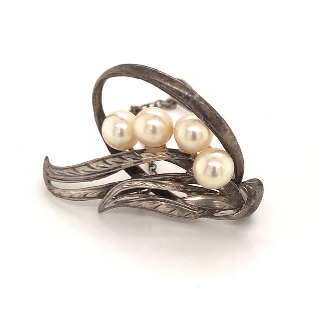 1990s 1990s Mikimoto Estate Akoya Pearl Brooch Pin Sterling Silver For Sale - Image 5 of 12