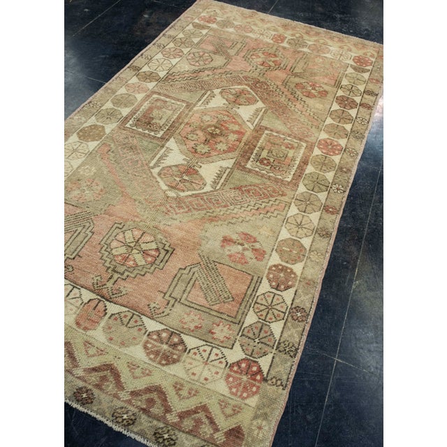 Turkish Turkish Vintage Rug 4'4" x 8' #17805 For Sale - Image 3 of 8