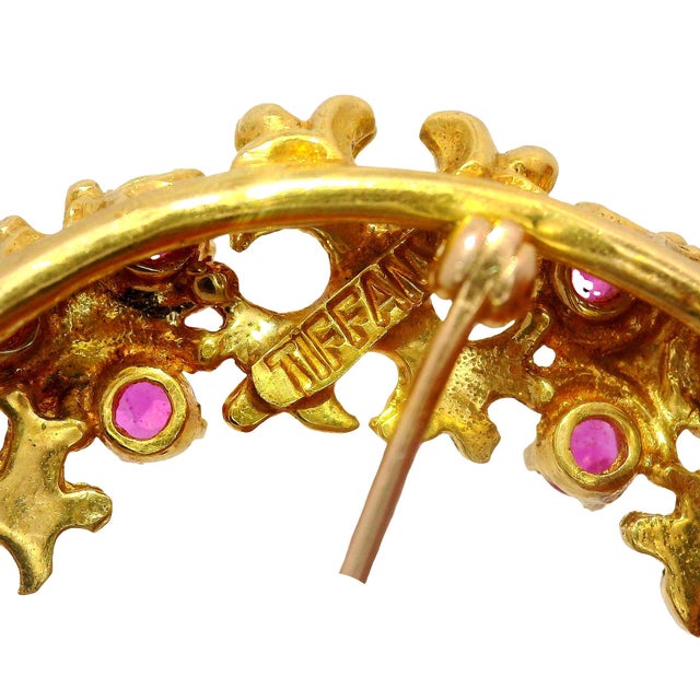 Vintage Tiffany and Co. Ruby 18k Yellow Gold Wreath Brooch For Sale In Los Angeles - Image 6 of 6