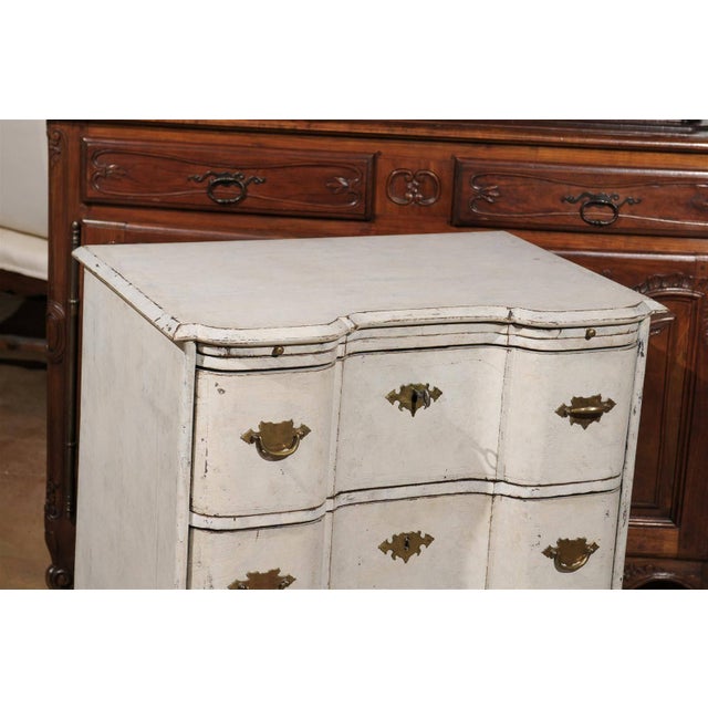 Danish Mid 18th Century Three-Drawer Painted Wood Commode with Serpentine Front For Sale - Image 4 of 11