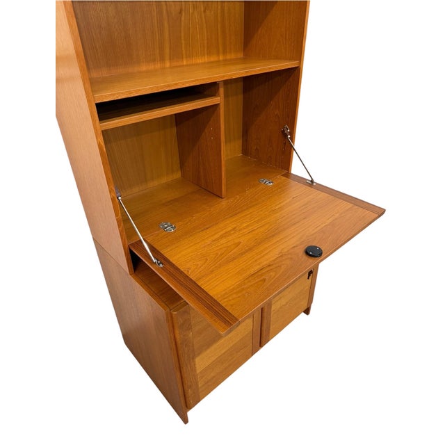 1970s Vintage Danish Modern Domino Møbler 2-Piece Teak Bar Cabinet For Sale - Image 5 of 9