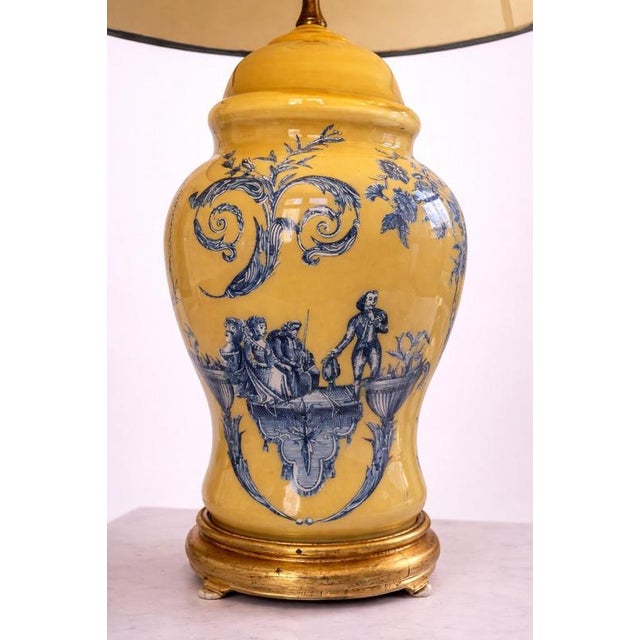 Blue Italian Yellow Glazed Porcelain Table Lamp with Blue Rococo Motif, 1950s For Sale - Image 8 of 10