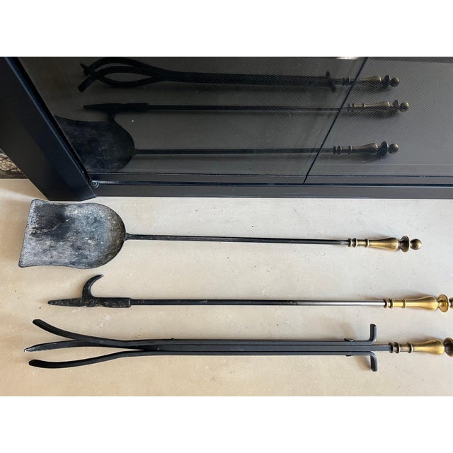Black Vintage Wrought Iron, Wire and Brass Fireplace Set—5 Piece Set For Sale - Image 8 of 8