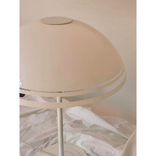 White Postmodern Table Lamp in Metal and Plastic For Sale - Image 8 of 14