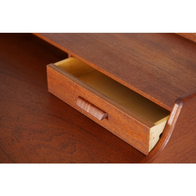 Danish Model 64 Desk in Teak by Arne Wahl Iversen for Vinde Möbelfabrik, 1960 For Sale - Image 10 of 18