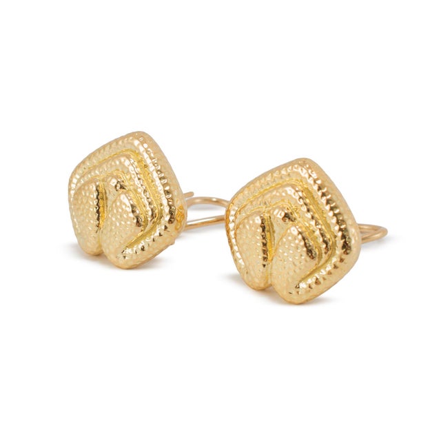 Brand: David Webb Gender: Ladies Metal Type: 18K Yellow Gold Length: 0.75 inches Width: 22.30 mm Weight: 18.92 grams...
