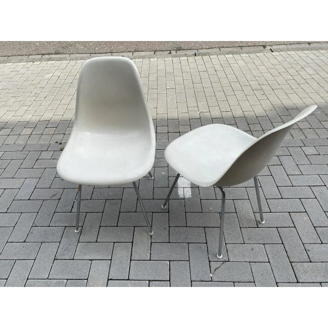 Mid 20th Century Vintage Chairs by Charles & Ray Eames for Herman Miller, 1960s, Set of 2 For Sale - Image 5 of 18