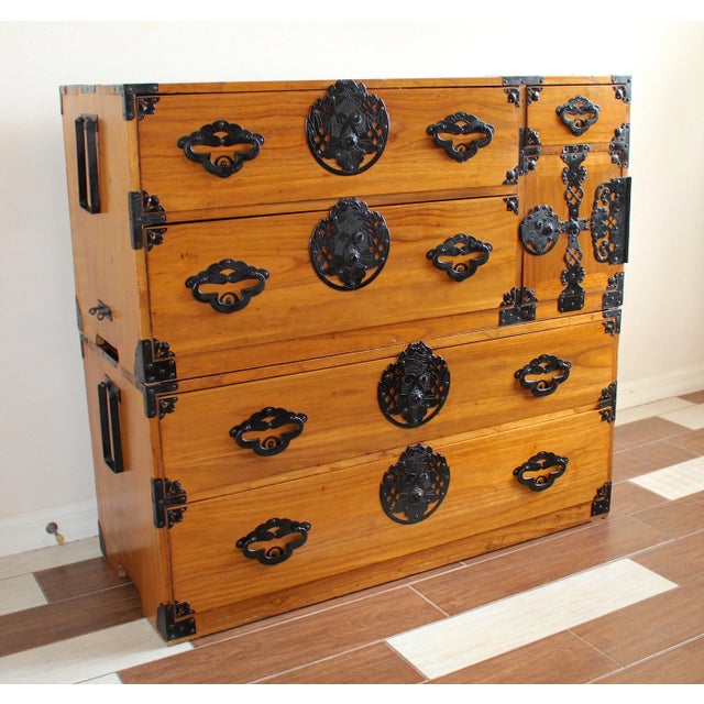 Late 19th Century Antique Japanese Matsumoto Tansu Chest on Chest - Meiji Period Keyaki Wood | Rare Kasane Tansu For Sale - Image 5 of 16