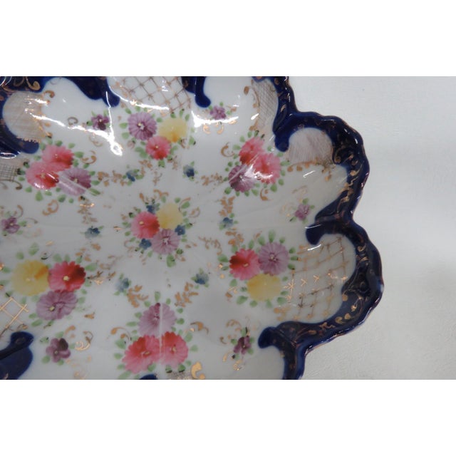 Ceramic Floral Scalloped Porcelain Bowl With Blue Trim and Gold Lattice Details 4839b For Sale - Image 7 of 14