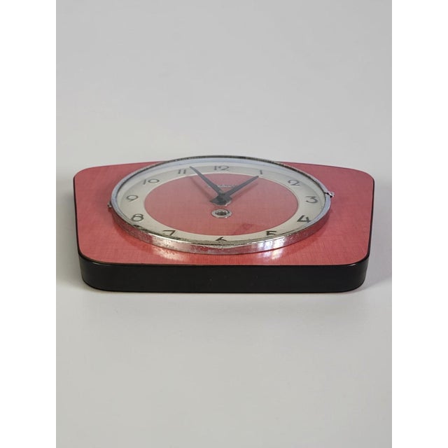 1950s Kitchen Clock in Red Formica from Bayard, 1950s For Sale - Image 5 of 10