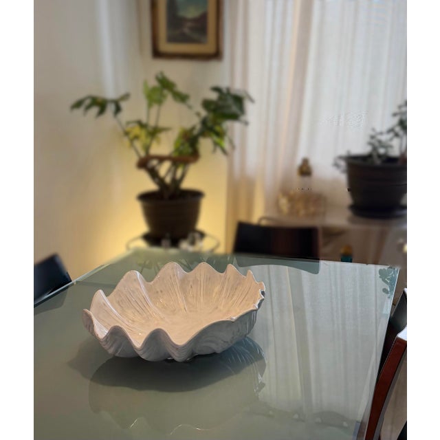 Vietri Incanto Mare White Shell Centerpiece Bowl 18” Stunning Centerpiece bowl in antique white glaze. No flaws. 18” x 15”...