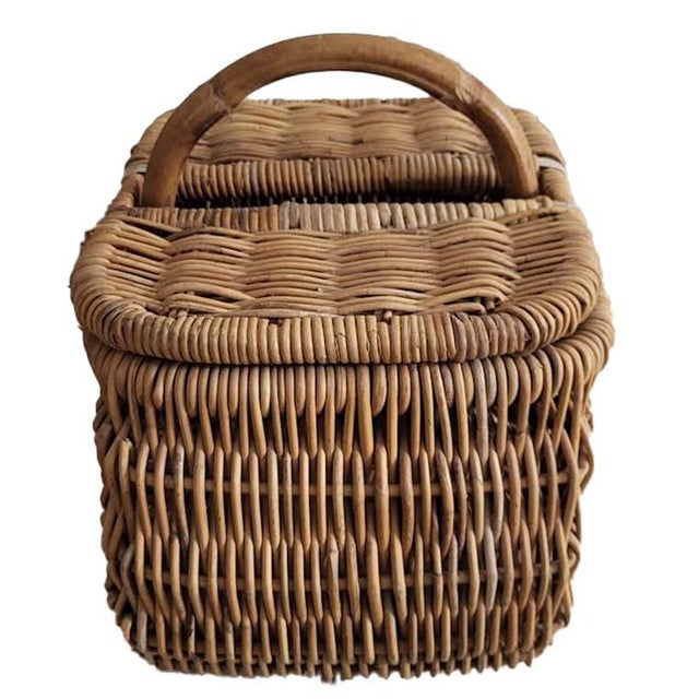 Vintage Wicker Handmade Buttocks Farmer's Harvest Basket With Removable Lid For Sale - Image 4 of 6