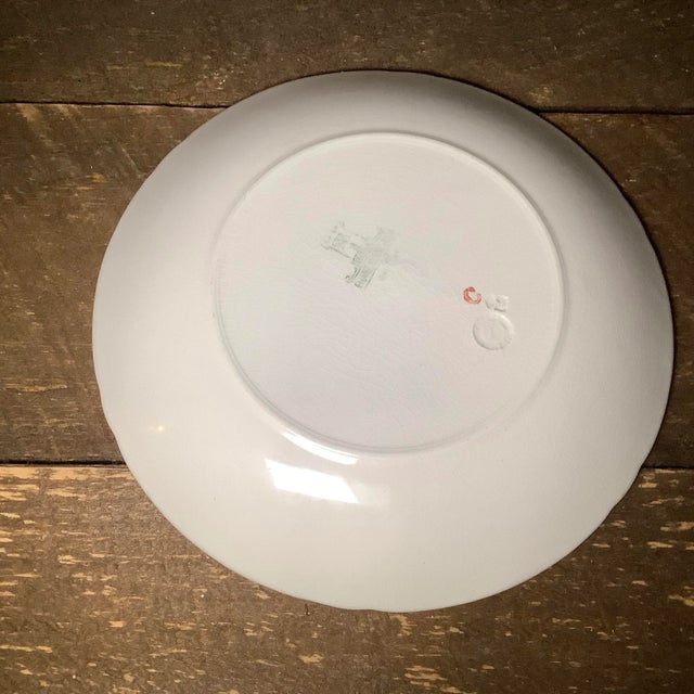 Antique Anton Mehlem Bavarian German Luster Wall Art Cake Plate Featuring Cabbage Roses For Sale In New York - Image 6 of 8