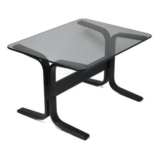 1960s Westnofa Norway Ingmar Relling Attribute Siesta Bentwood Black Glass Side End Table For Sale