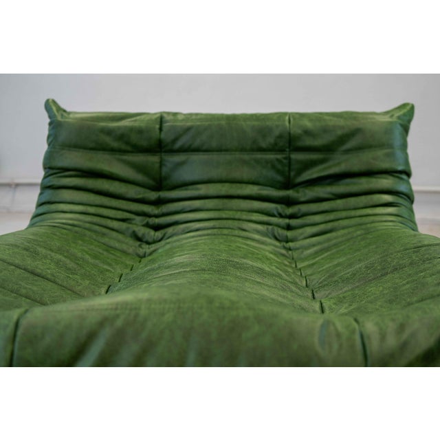 Togo Chaise Lounge in Greenleather attributed to Michel Ducaroy for Ligne Roset, 1974 For Sale - Image 11 of 18