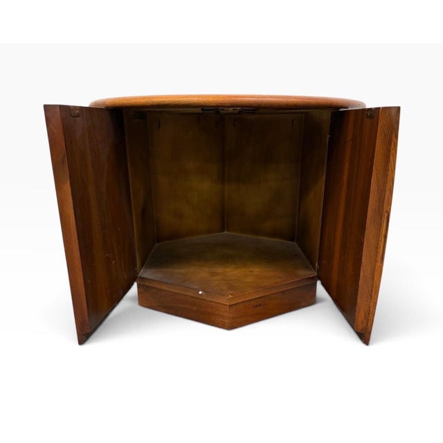 Mid-Century Modern Lane Acclaim Round Walnut Side Tables - Set of 2 - Refinished For Sale In Philadelphia - Image 6 of 7