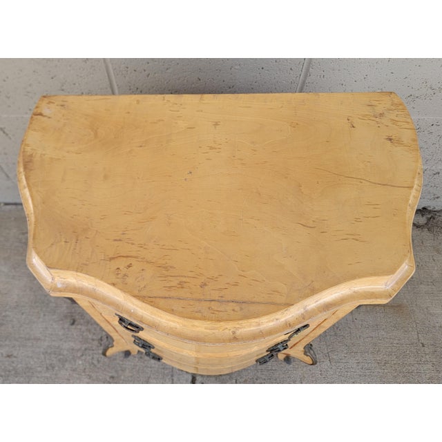 Light Yellow Louis XVl Style End Table Small Chest For Sale - Image 8 of 13