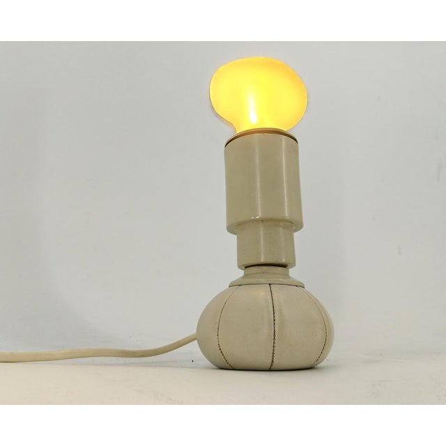 Table Lamp attributed to Gino Sarfatti for Arteluce, 1960s For Sale - Image 3 of 10