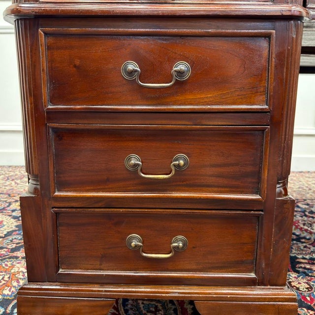 English Partner Desk in Green Leather For Sale - Image 13 of 18
