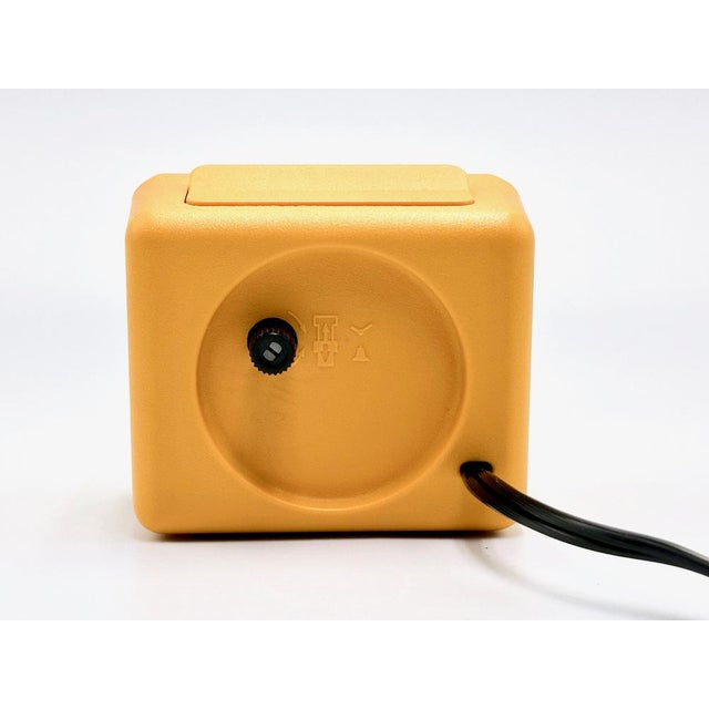 Plastic Modatempo Table Clock from SHG, 1980s For Sale - Image 7 of 8