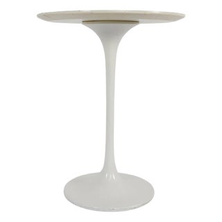 1960s Attributed to Eero Saarinen for Knoll Tulip Side Table For Sale