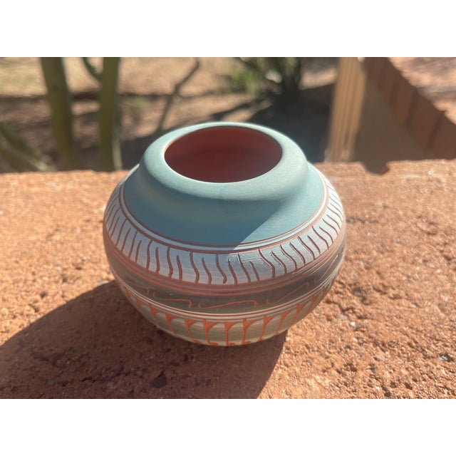 Workaday Handmade 1980s Native American Navajo Hand Etched and Hand Painted Pottery by Dena J. For Sale - Image 4 of 8