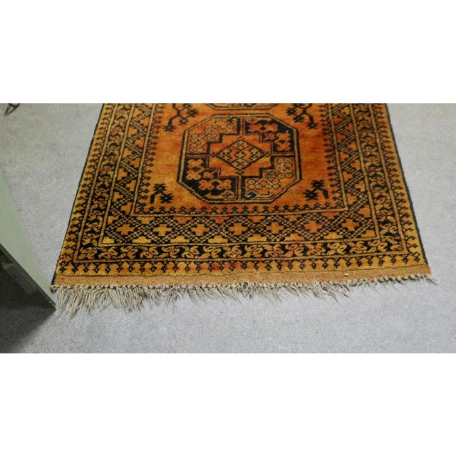 Vintage Hall Runner Rug with Pattern, 1930 For Sale - Image 4 of 8