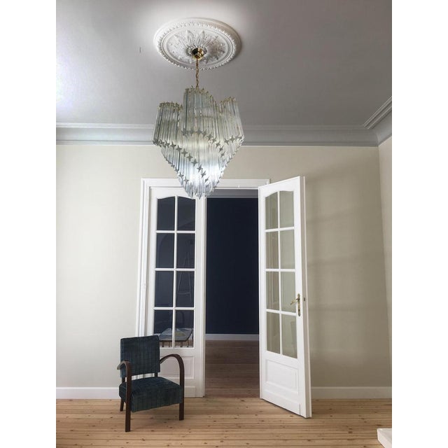 Italian Quadriedri Gold Metal Frame Murano Chandeliers, Set of 2 For Sale - Image 9 of 18