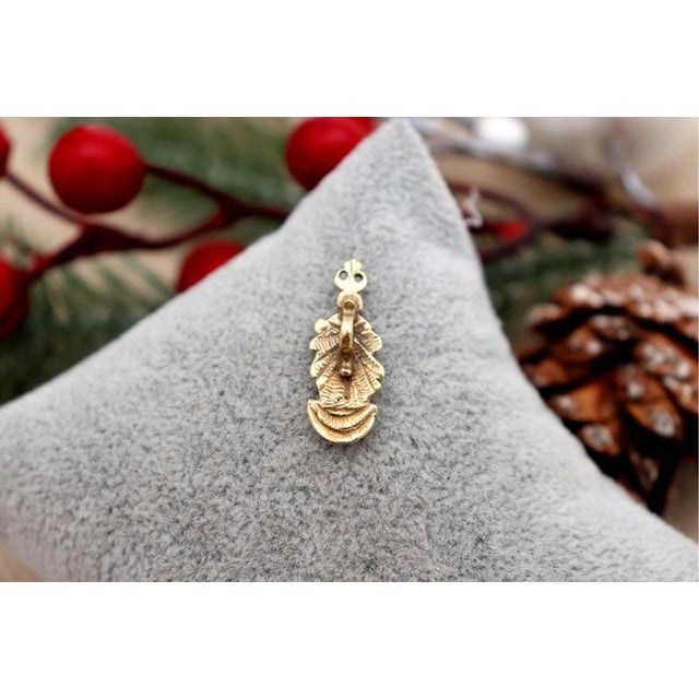 19.2k Gold Pendant, in Worn conditions. Designed 1890 to 1919