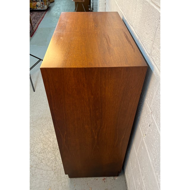 Brown Henredon Circa 60' Mid-Century Modern Walnut Highboy Dresser For Sale - Image 8 of 17