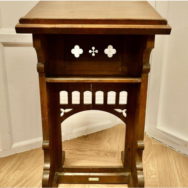 1900 - 1909 Arts and Crafts Oak Reception Desk Greeting Station, 1900s For Sale - Image 5 of 10