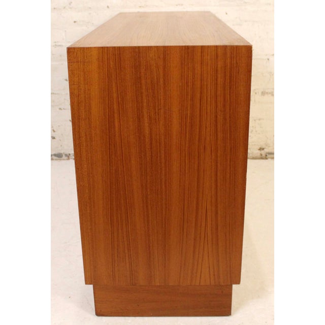 Vintage Mid-Century Modern Teak Six Drawer Dresser For Sale In New York - Image 6 of 12