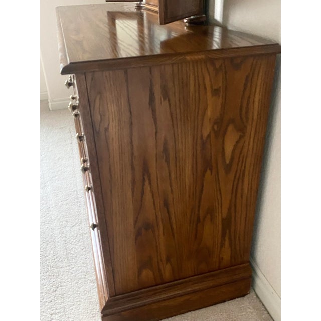 Late 20th Century Pennsylvania House Oak Dresser With Triptych Mirror American Traditional With Colonial Charm Excellent Condition For Sale - Image 14 of 18
