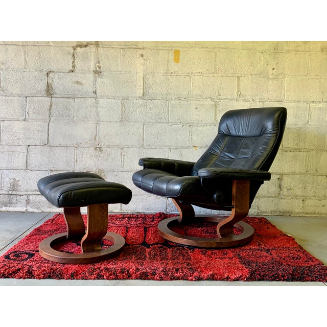 Mid Century Modern Ekornes Stressless Lounge Chair /Recliner and