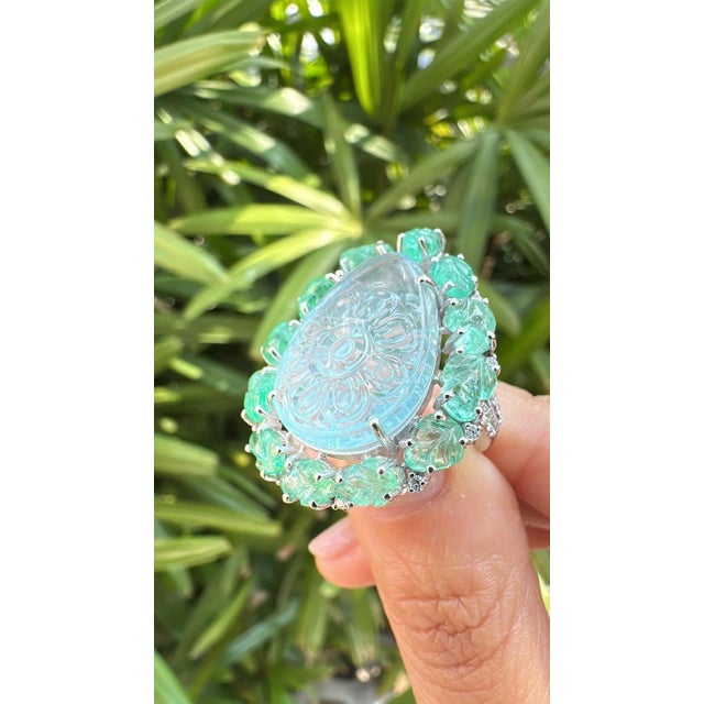 Set in 18k Gold, 13.39 Carats Carved Aquamarine, Emerald & Diamond Cocktail Ring, Us Size 6 For Sale - Image 4 of 10