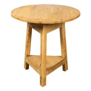 English 19th Century Pine Cricket Table with Circular Top and Triangular Shelf For Sale