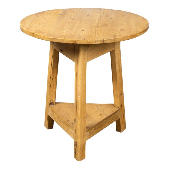 English 19th Century Pine Cricket Table with Circular Top and Triangular Shelf For Sale