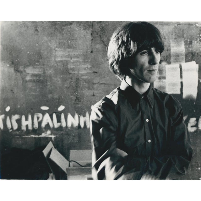Henry Grossman, George Harrison, Black and White Photograph, 1970s, 20,3 X 25,9 Cm 1970s For Sale - Image 4 of 4