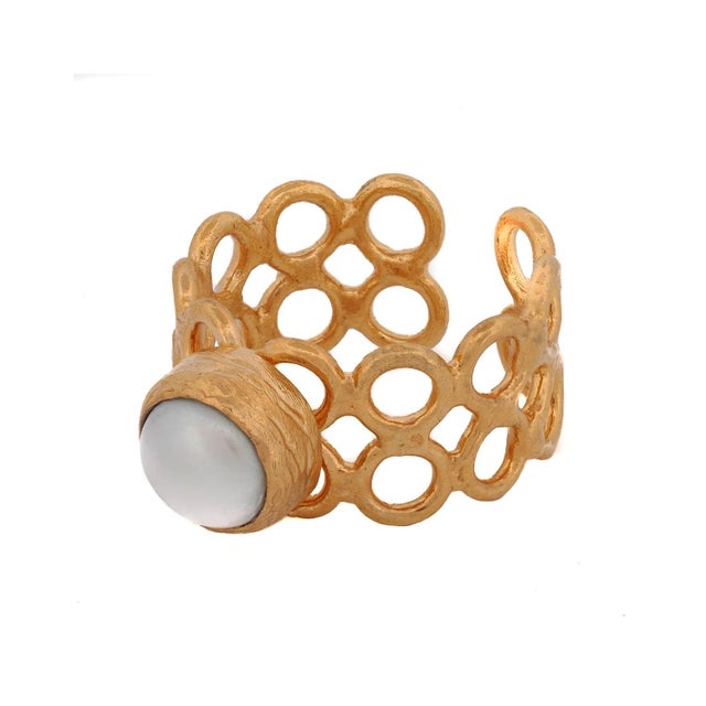 Metal Delicate Gold & Pearl Adjustable Ring, Size 4 For Sale - Image 7 of 9