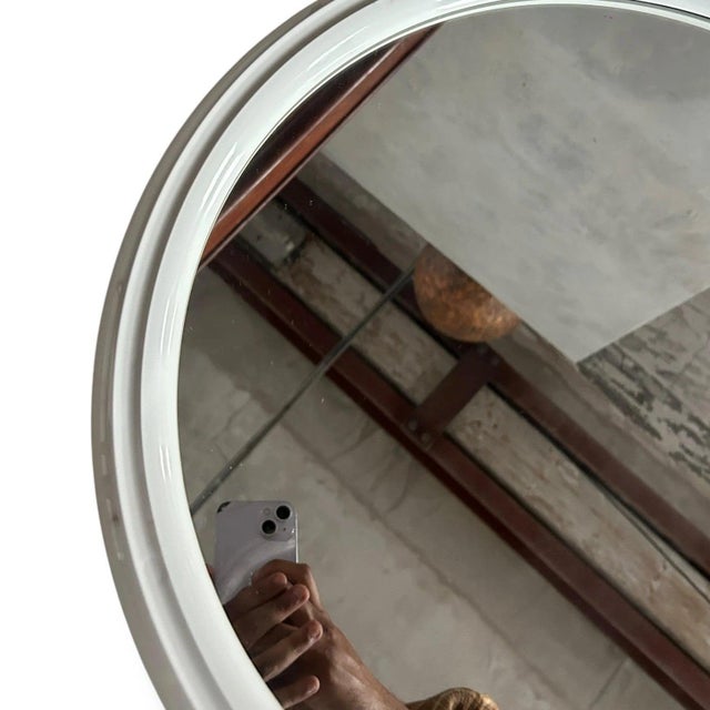 Dutch Space Age Round Wall Mirror with White Plastic Frame, 1970s For Sale - Image 3 of 11