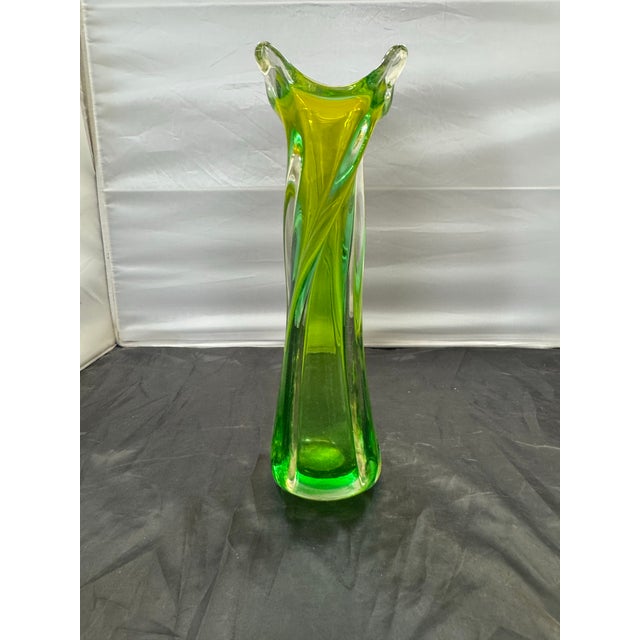 Mid 20th Century VTG MCM Green Stretch 4 Finger Swung Art Glass Vase Hand Blown Sommerso 1960s For Sale - Image 5 of 10